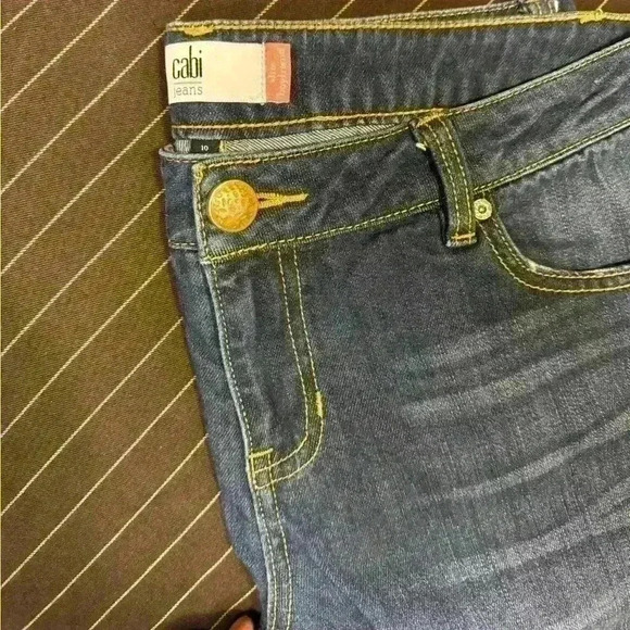 Cabi Slim Boyfriend distressed jeans - Picture 3 of 5